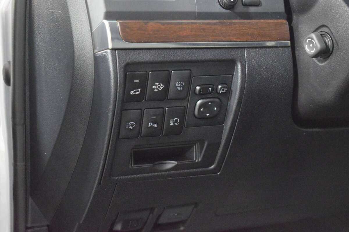 Toyota Land Cruiser 2015 года с пробегом. Фото: #15