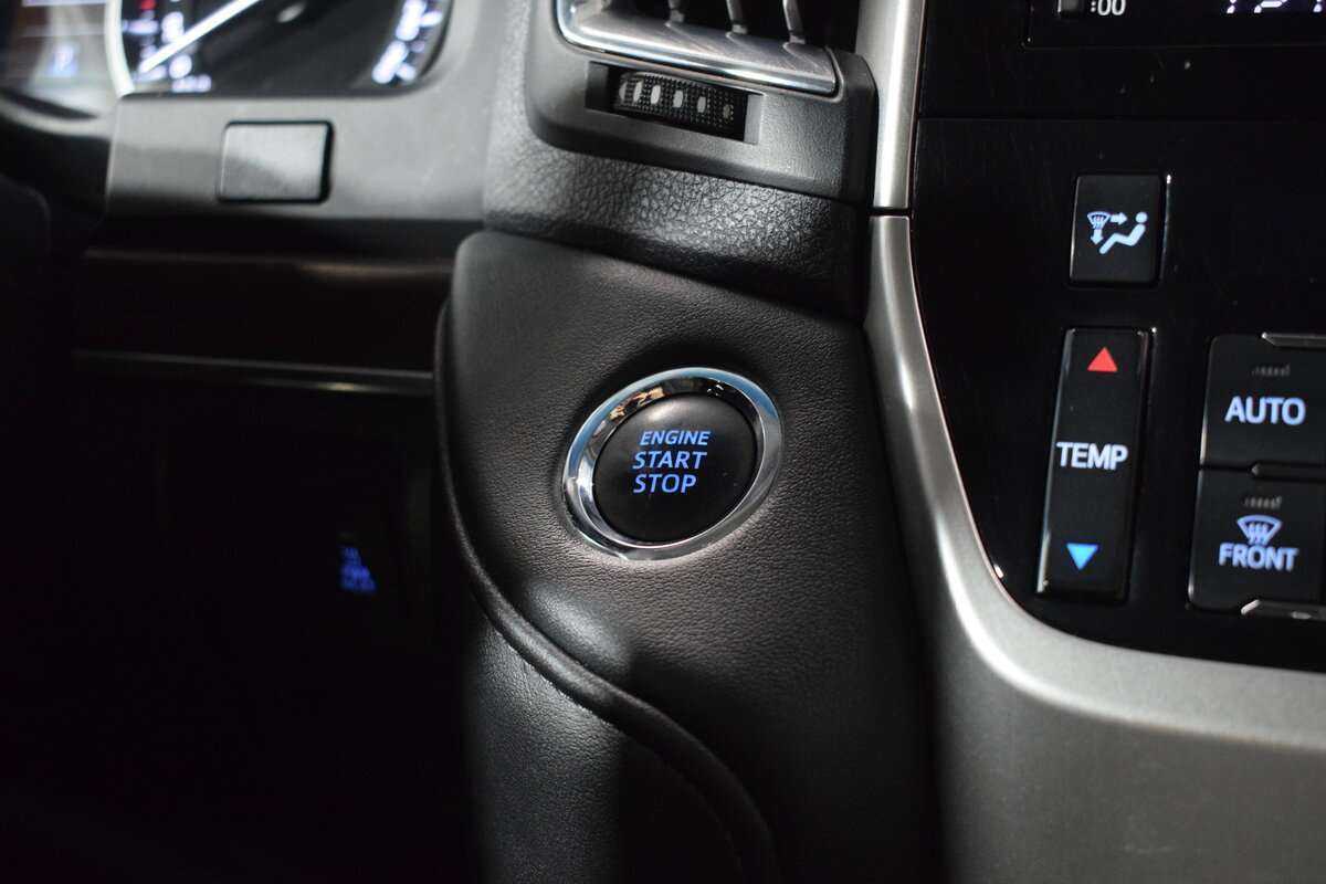 Toyota Land Cruiser 2015 года с пробегом. Фото: #23