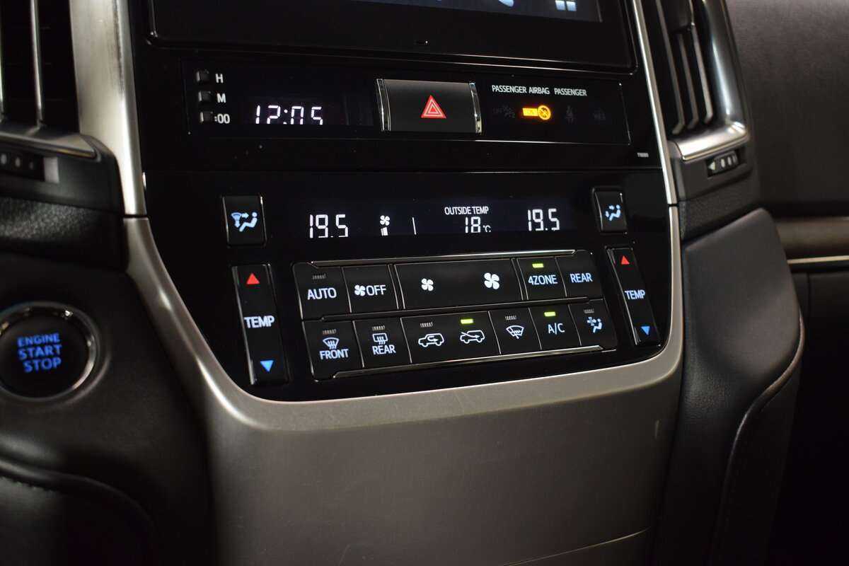Toyota Land Cruiser 2015 года с пробегом. Фото: #27