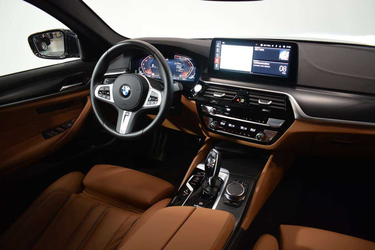 BMW 5 серии 2023 года с пробегом. Фото: #9