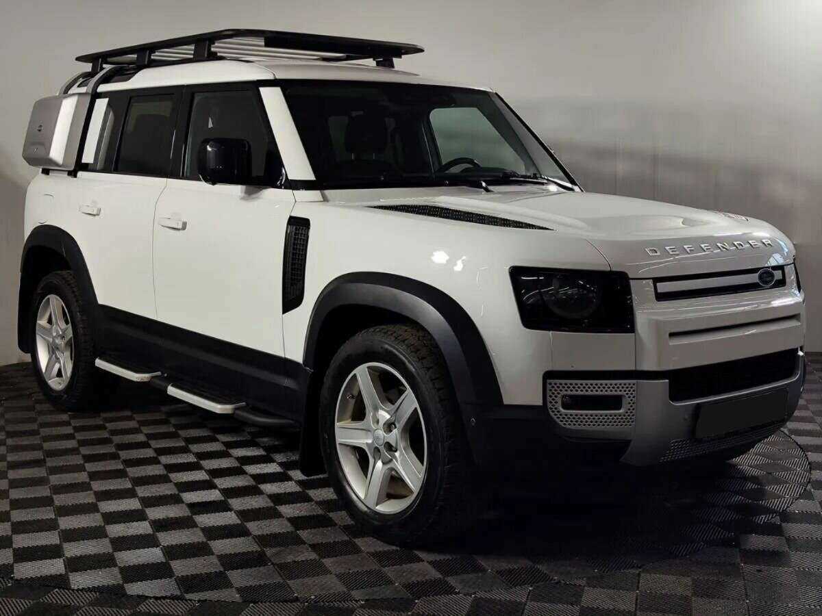 Land Rover Defender 2021 года с пробегом. Фото: #1