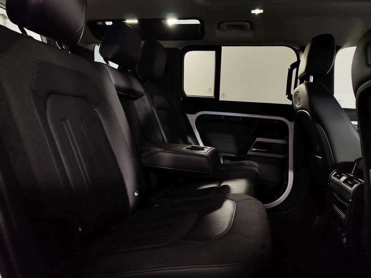Land Rover Defender 2021 года с пробегом. Фото: #8