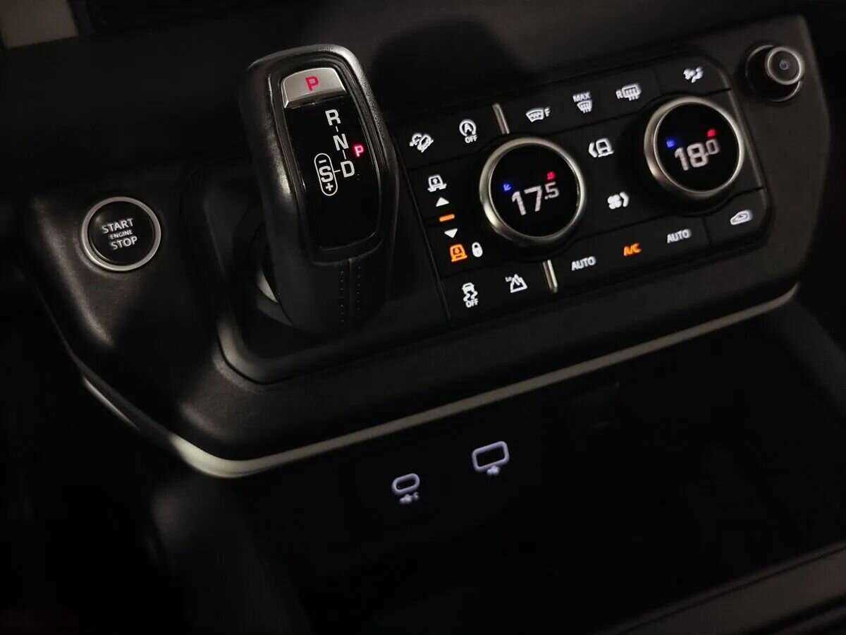 Land Rover Defender 2021 года с пробегом. Фото: #14