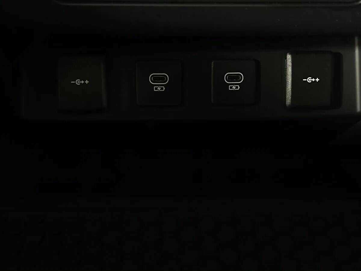 Land Rover Defender 2021 года с пробегом. Фото: #16