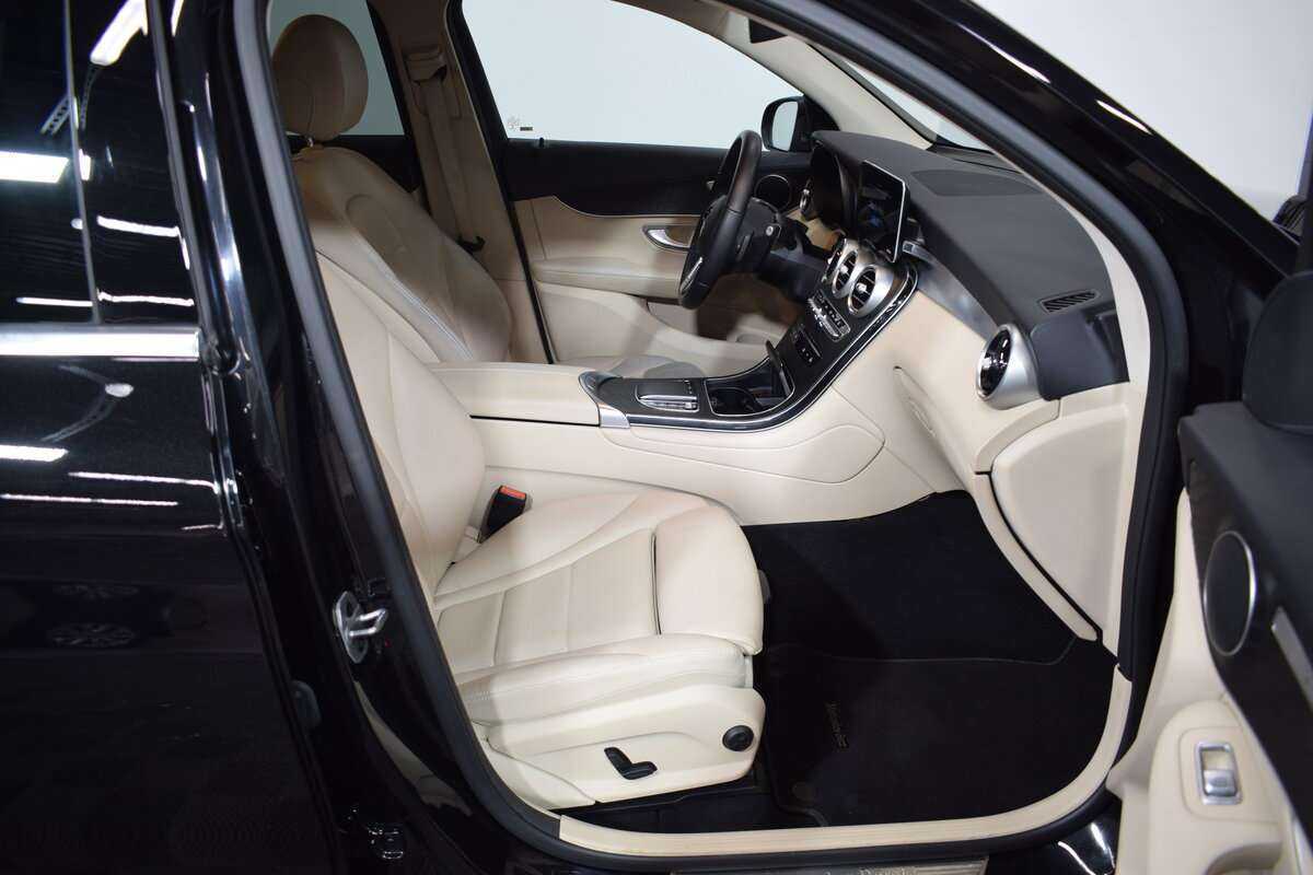Mercedes-Benz GLC 2021 года с пробегом. Фото: #12