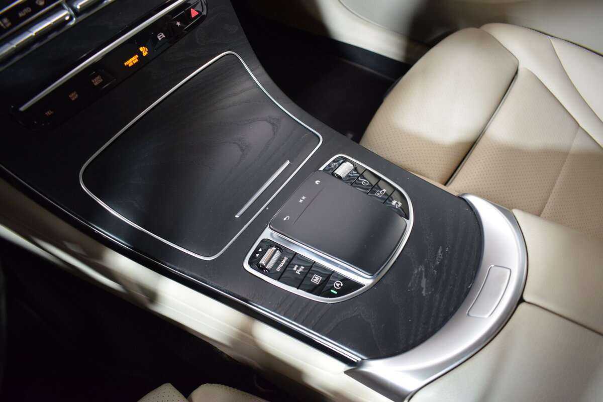 Mercedes-Benz GLC 2021 года с пробегом. Фото: #21