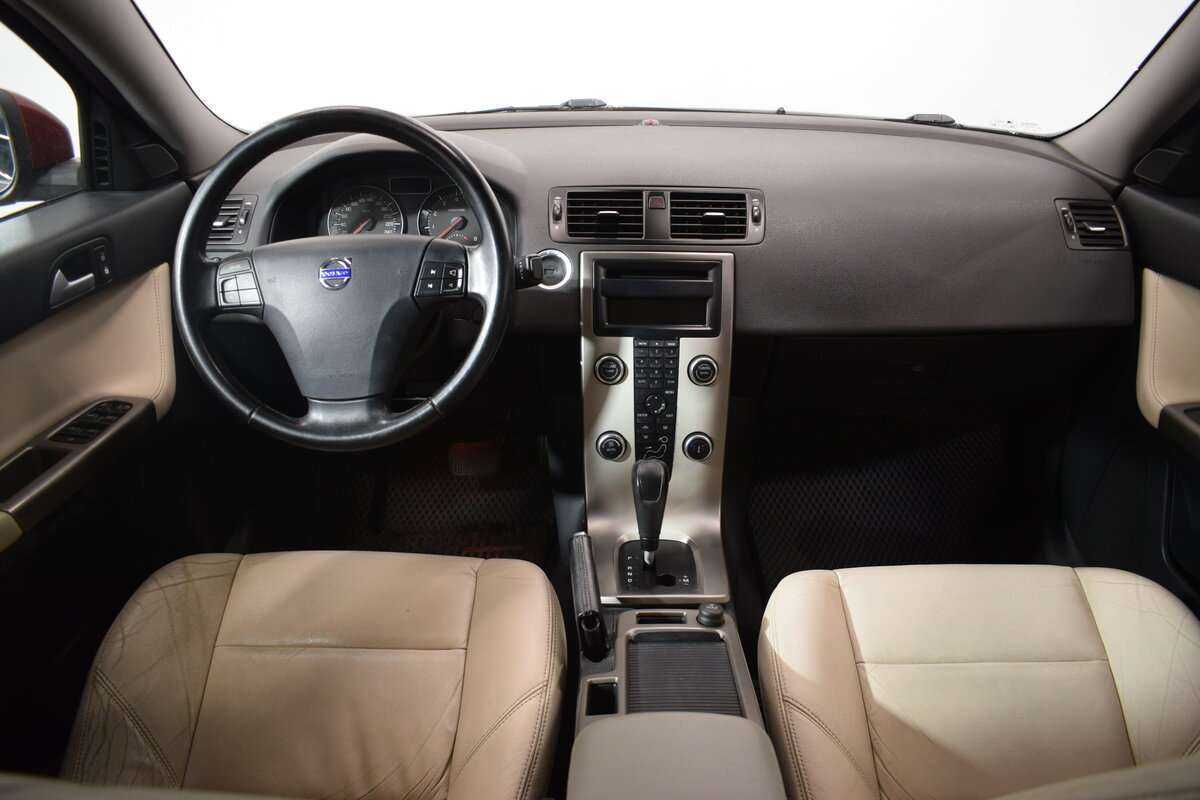 Volvo S40 2010 года с пробегом. Фото: #4