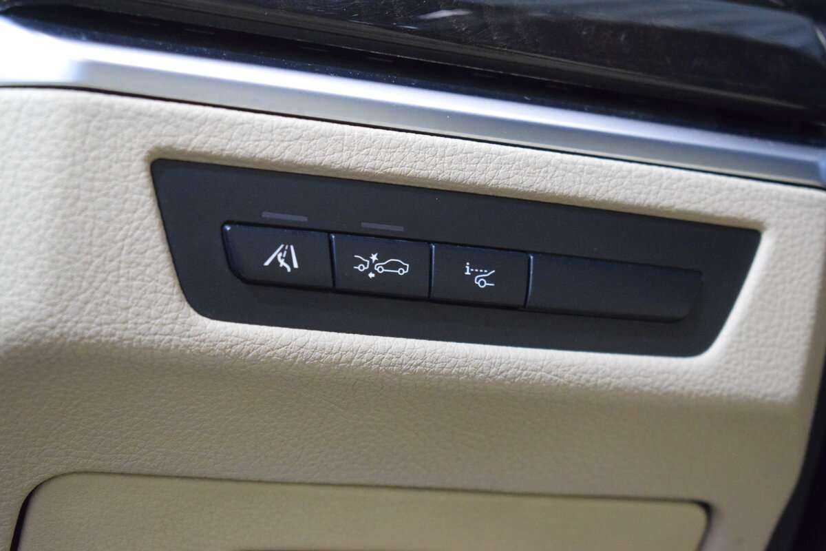 BMW 5 серии 2011 года с пробегом. Фото: #11