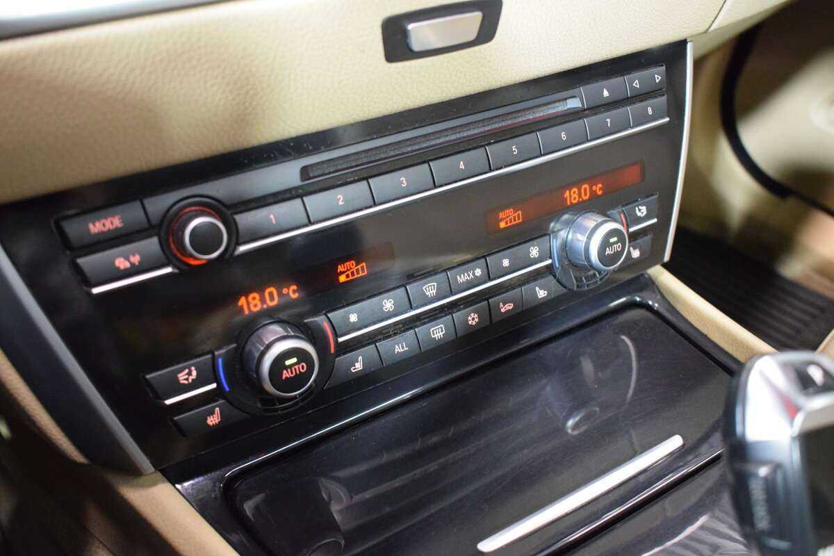 BMW 5 серии 2011 года с пробегом. Фото: #24