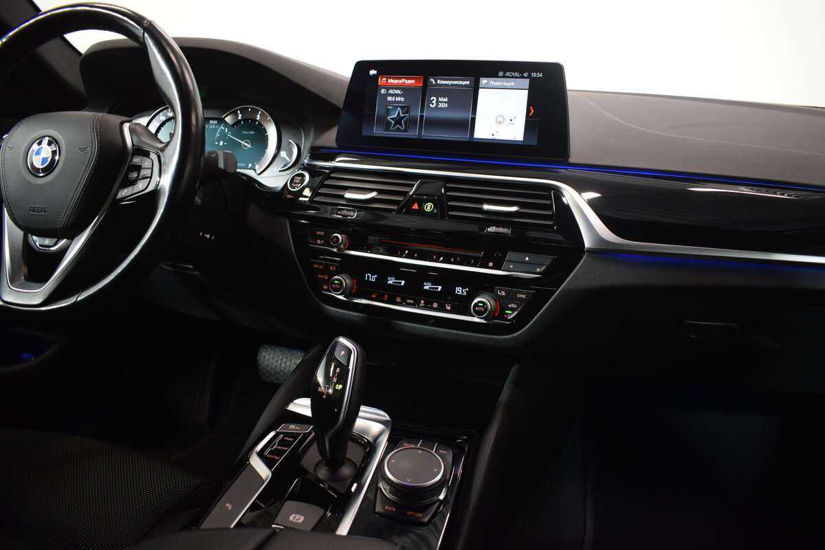 BMW 5 серии 2019 года с пробегом. Фото: #11