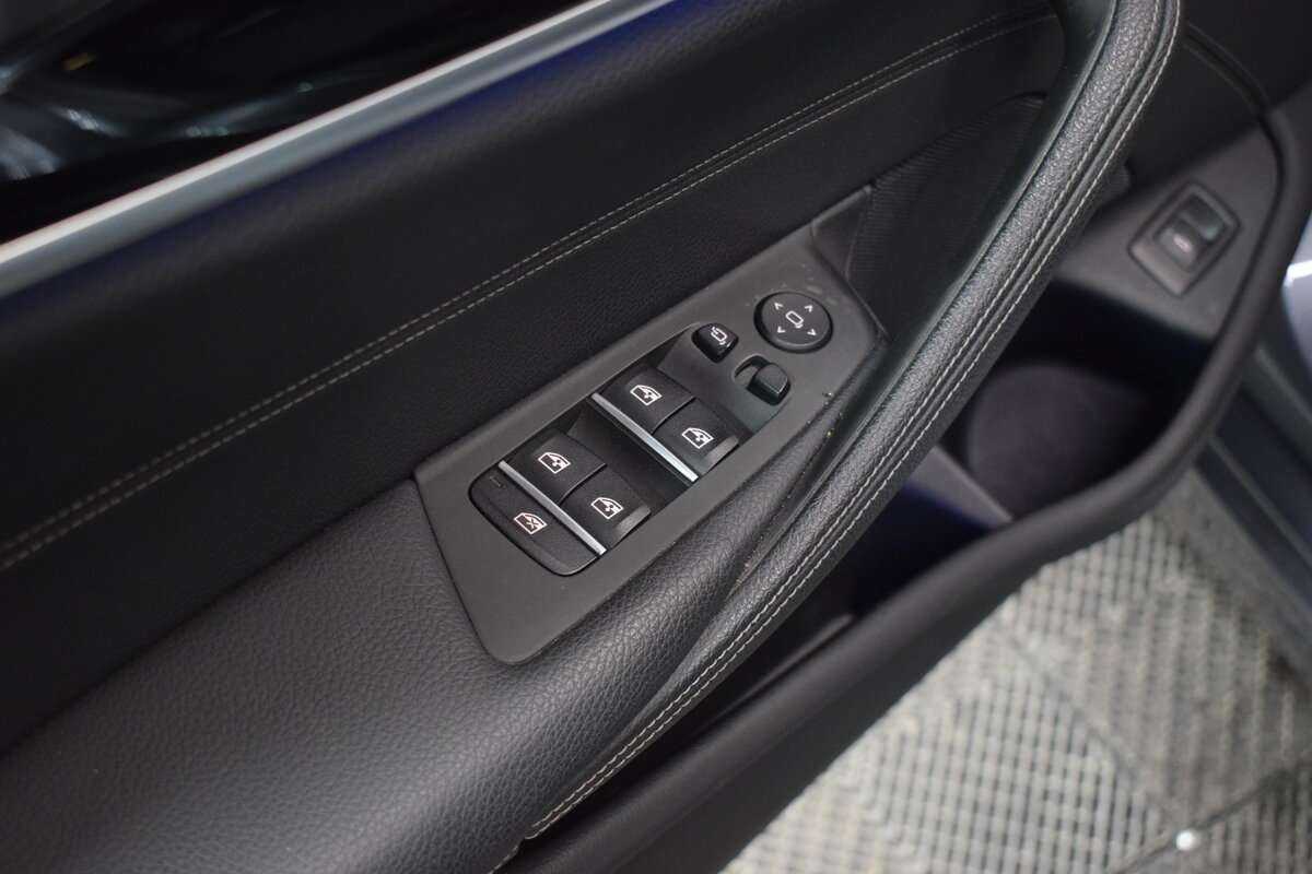 BMW 5 серии 2019 года с пробегом. Фото: #16