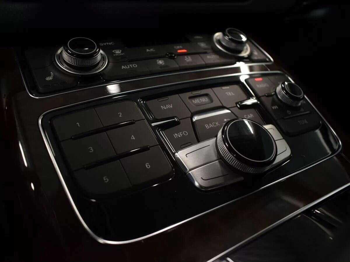 Audi A8 2015 года с пробегом. Фото: #19