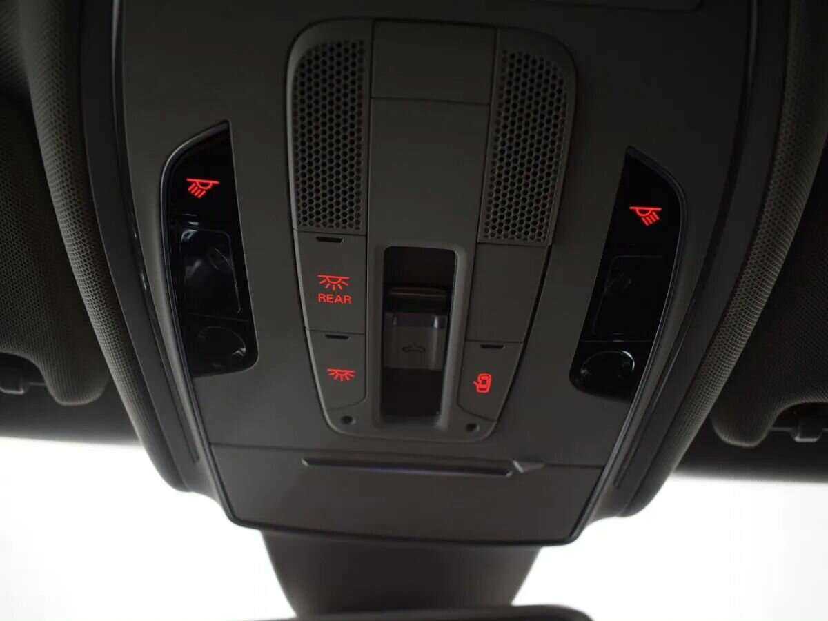 Audi A8 2015 года с пробегом. Фото: #24