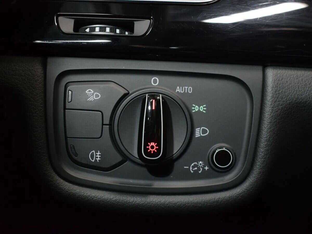 Audi A8 2015 года с пробегом. Фото: #25