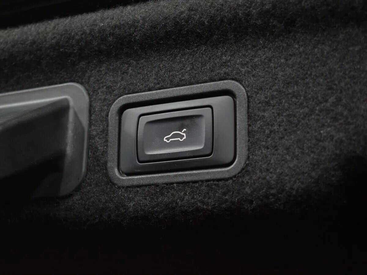 Audi A8 2015 года с пробегом. Фото: #29