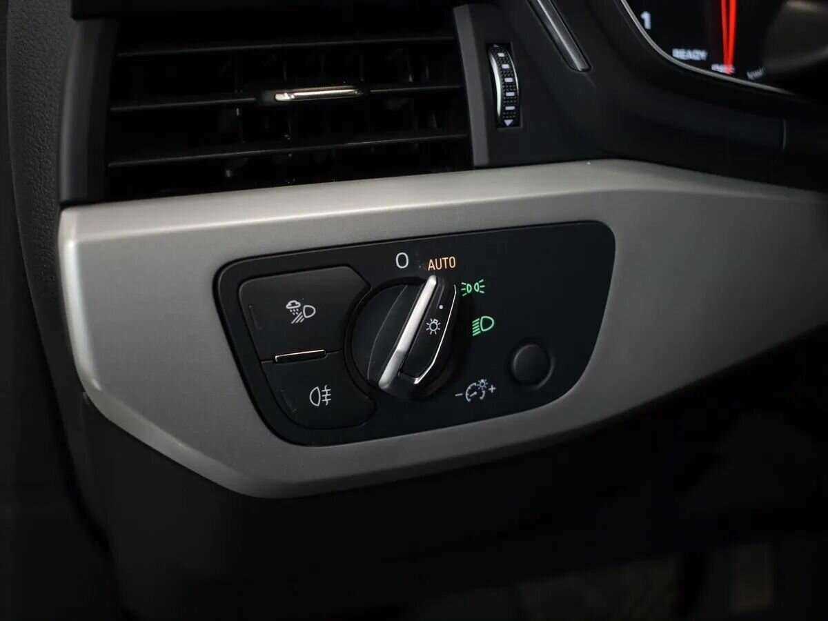 Audi A4 2020 года с пробегом. Фото: #11