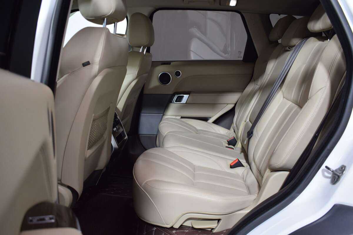 Land Rover Range Rover Sport 2015 года с пробегом. Фото: #16