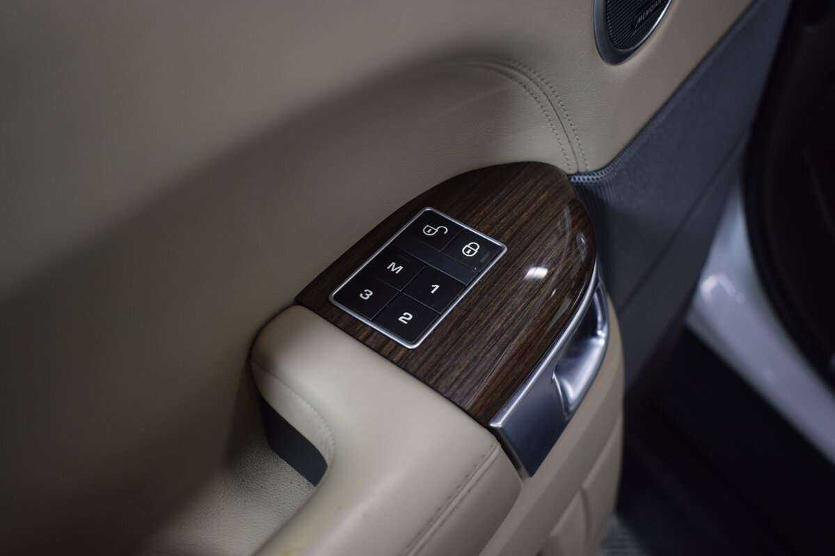 Land Rover Range Rover Sport 2015 года с пробегом. Фото: #17