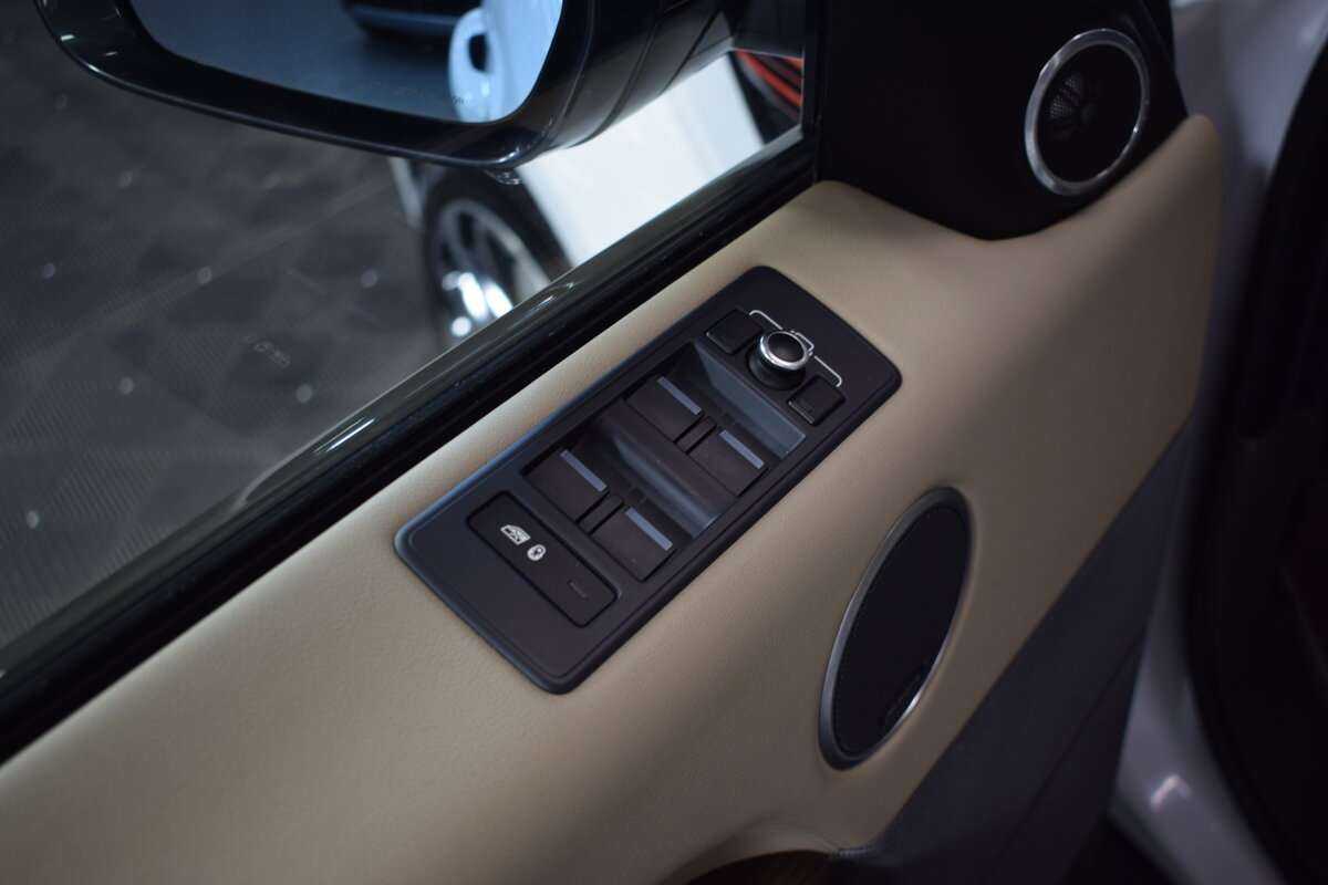 Land Rover Range Rover Sport 2015 года с пробегом. Фото: #18