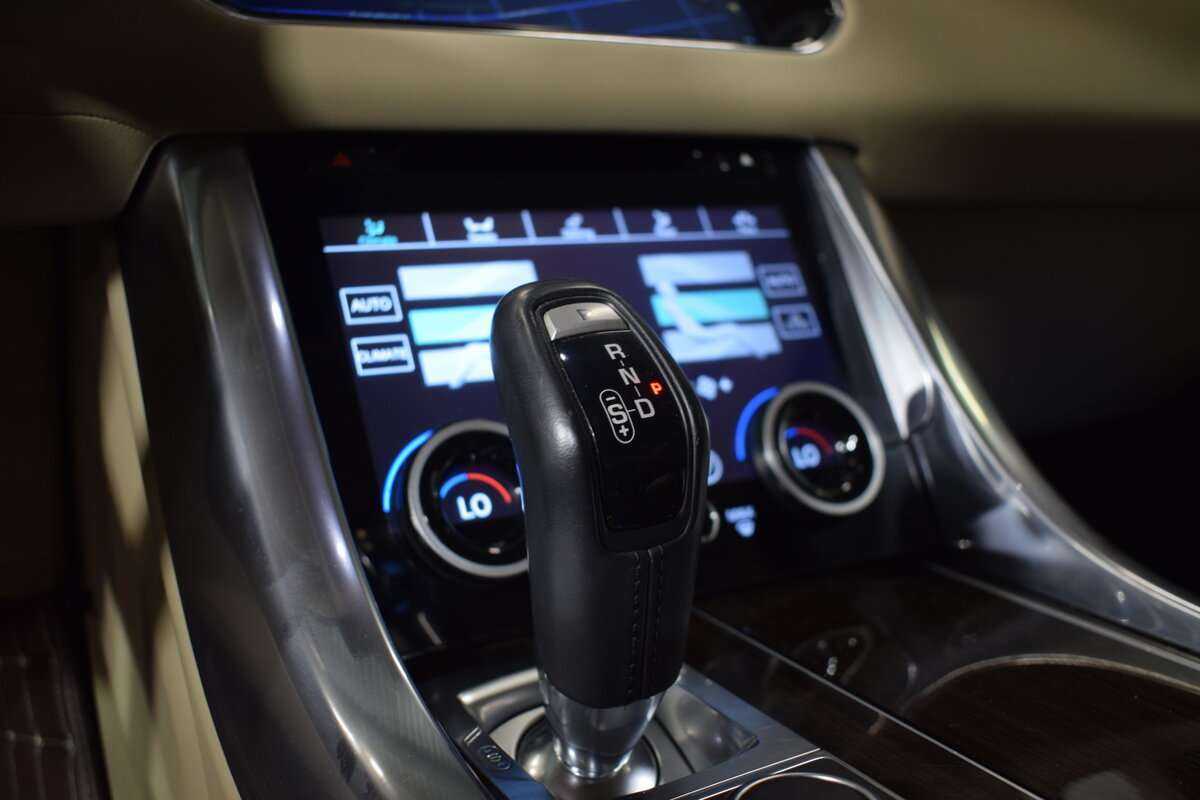 Land Rover Range Rover Sport 2015 года с пробегом. Фото: #24