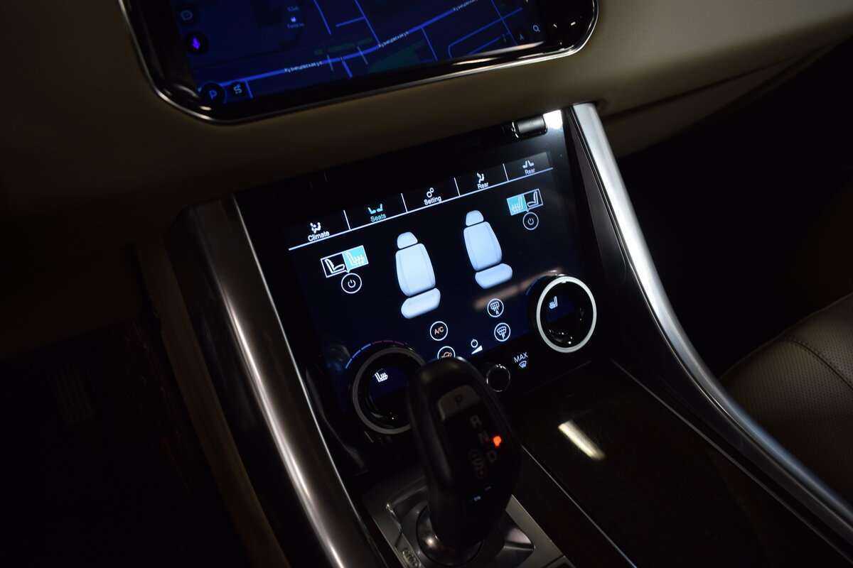 Land Rover Range Rover Sport 2015 года с пробегом. Фото: #32