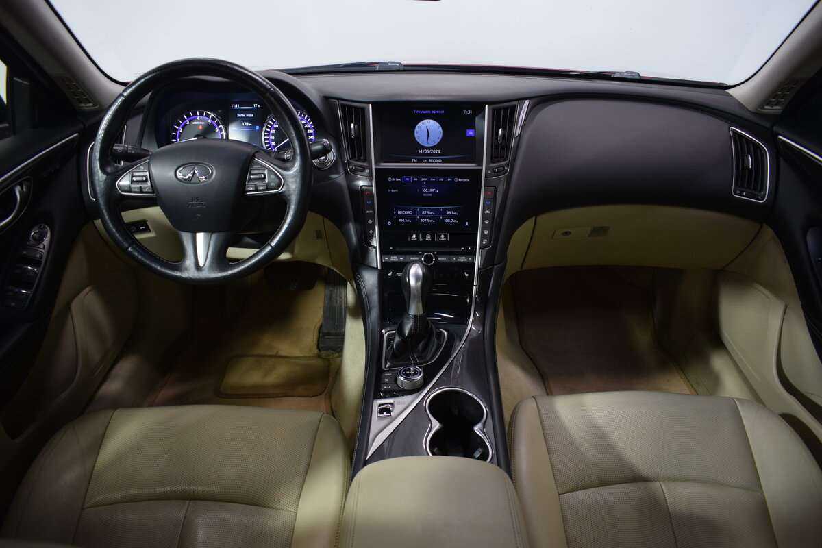 Infiniti Q50 2015 года с пробегом. Фото: #8
