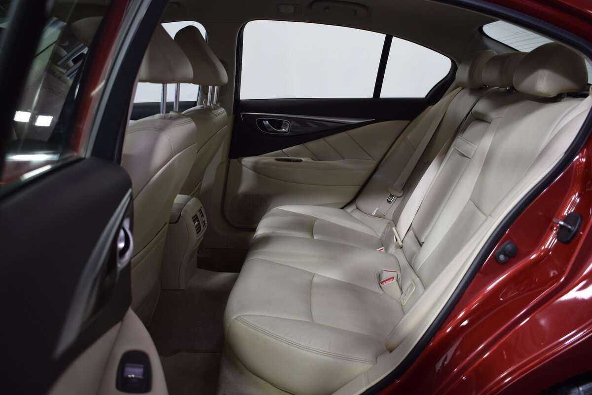 Infiniti Q50 2015 года с пробегом. Фото: #13