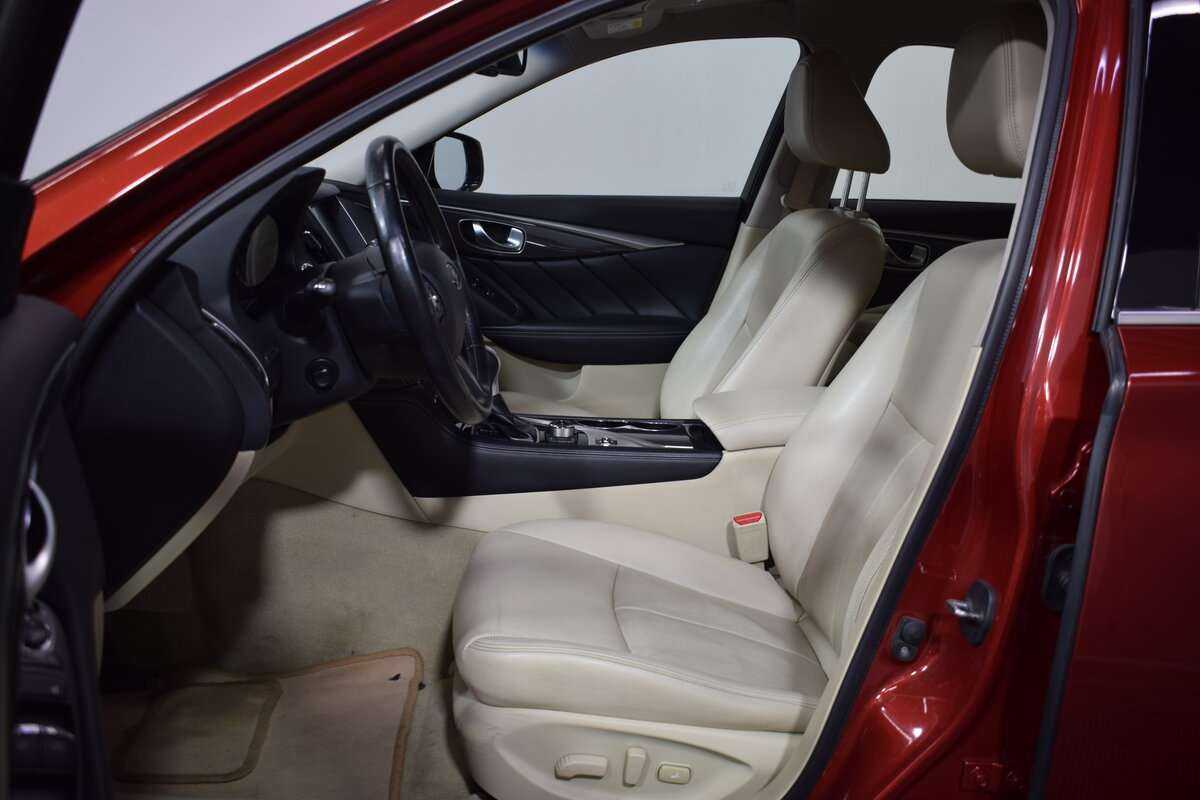 Infiniti Q50 2015 года с пробегом. Фото: #14