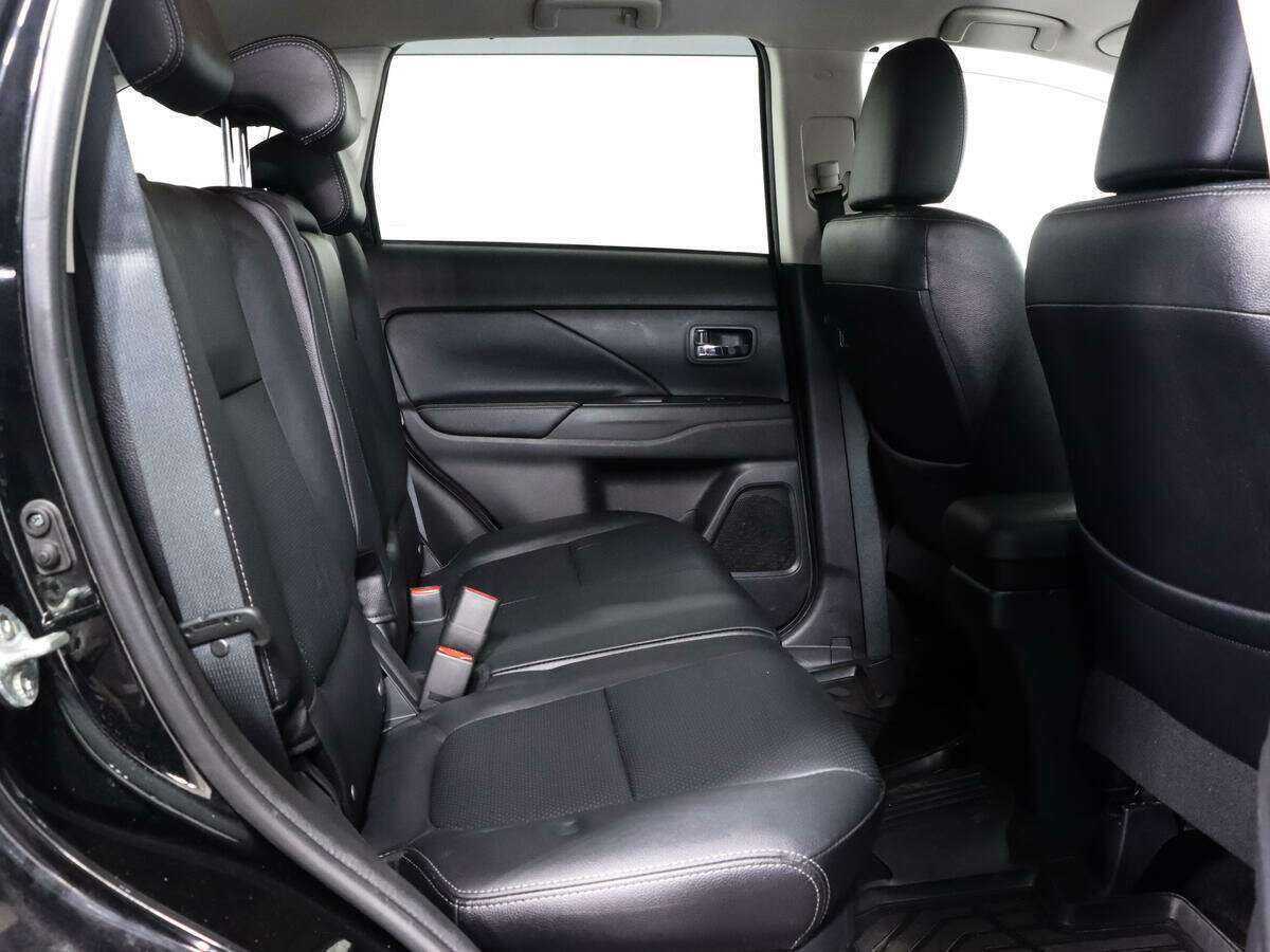 Mitsubishi Outlander 2018 года с пробегом. Фото: #9