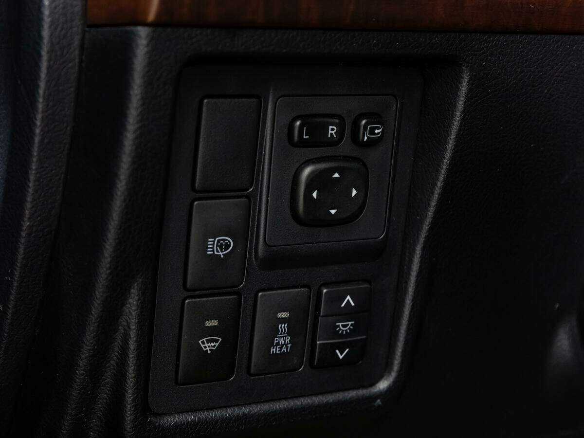 Toyota Land Cruiser Prado 2014 года с пробегом. Фото: #16