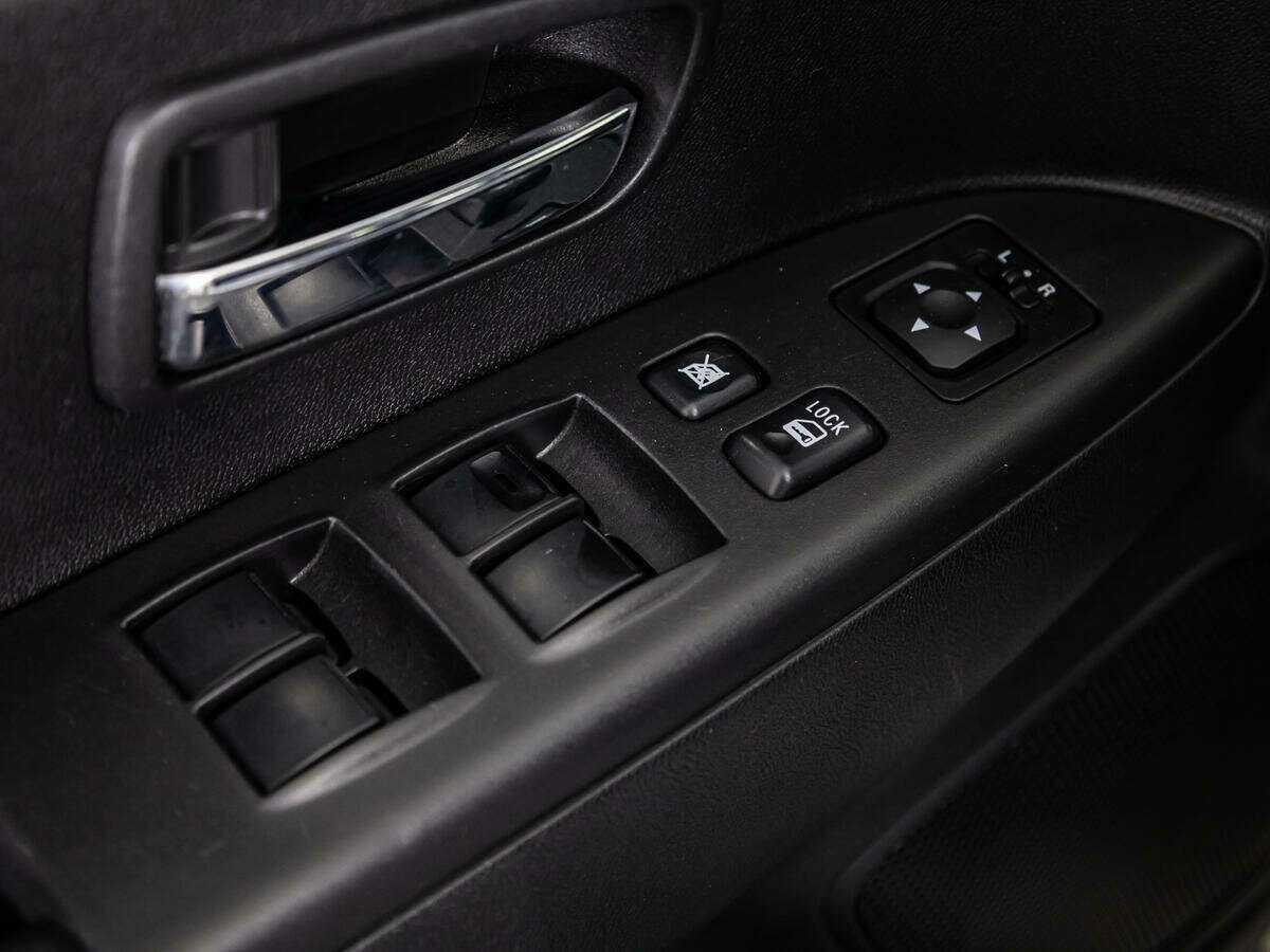 Б/У Митсубиши АС-Икс 2014 года. Фото: #13