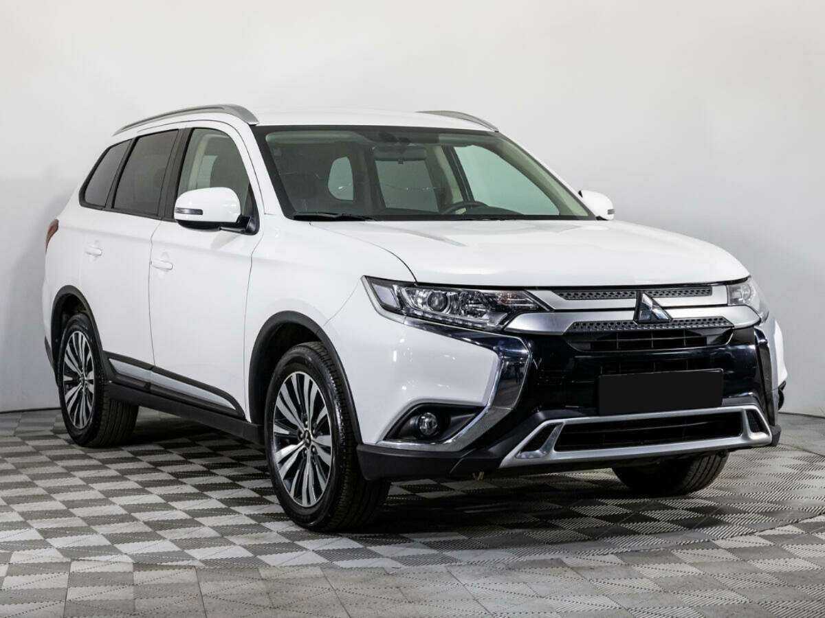 Mitsubishi Outlander 2021 года с пробегом. Фото: #2