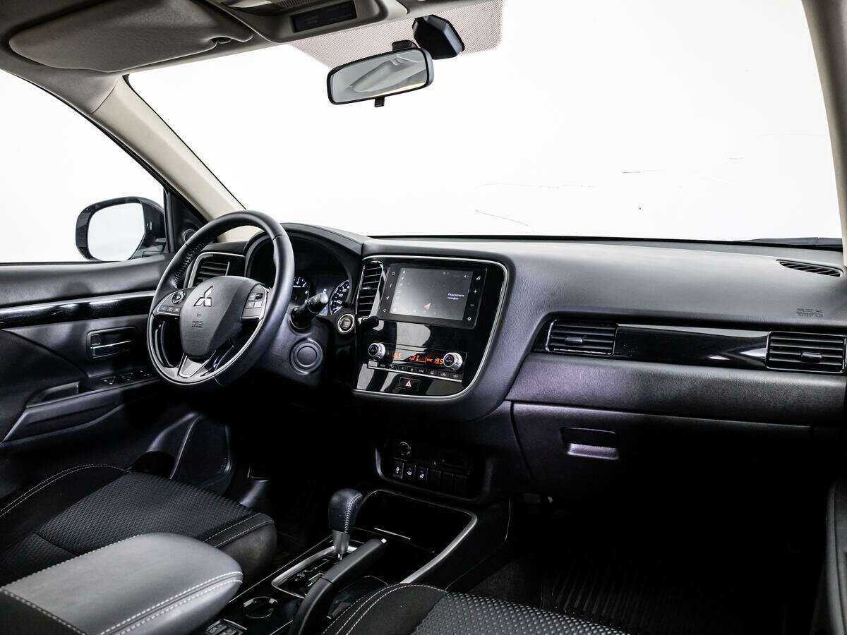 Mitsubishi Outlander 2021 года с пробегом. Фото: #7
