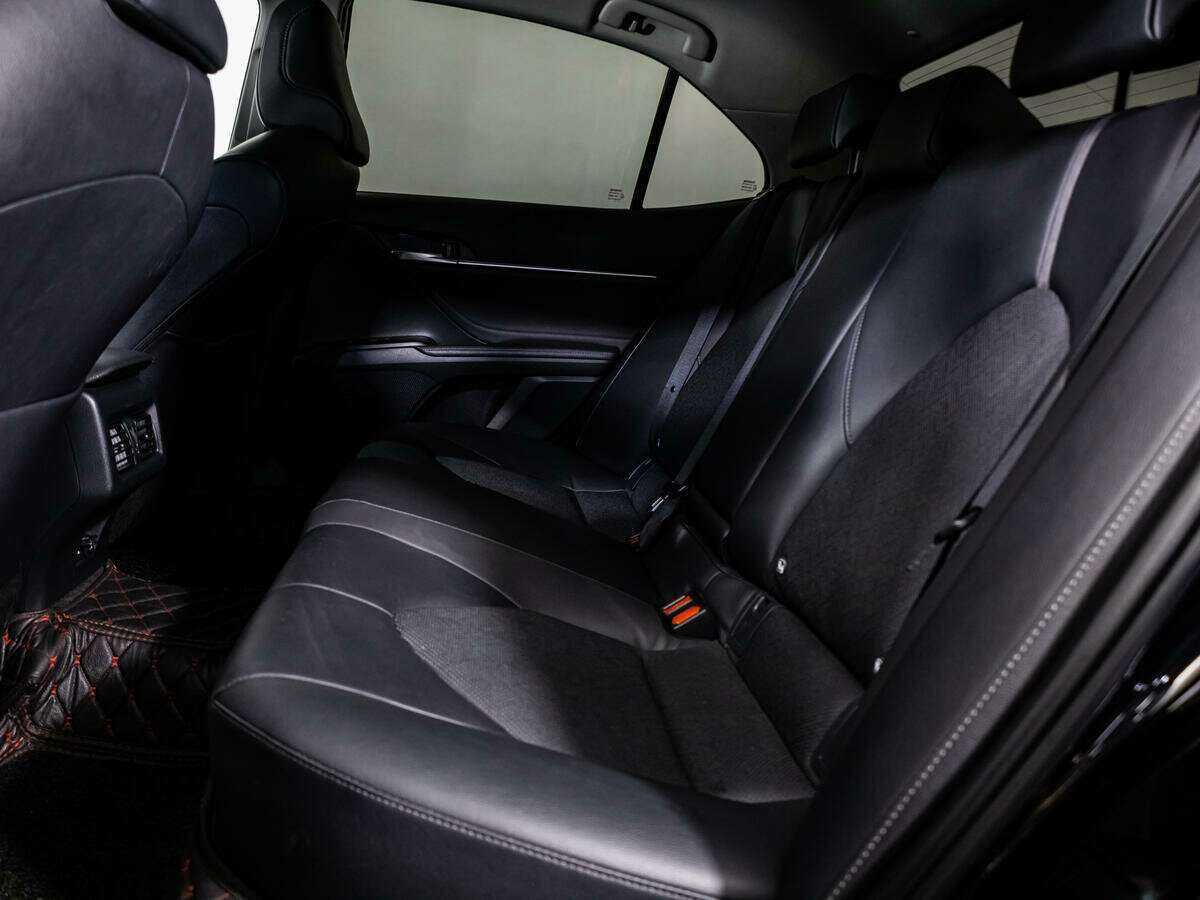 Toyota Camry 2021 года с пробегом. Фото: #7