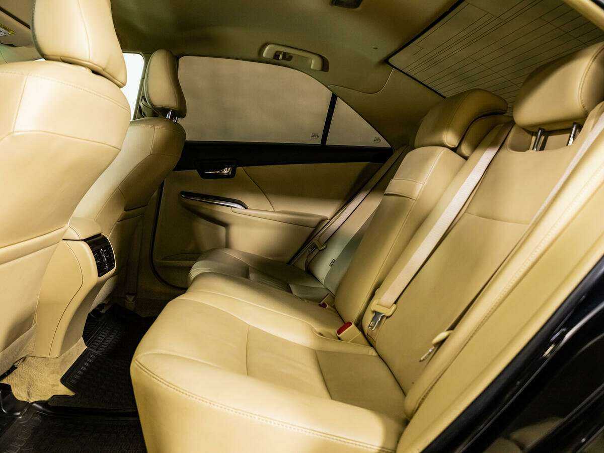 Б/У Тойота Камри 2015 года. Фото: #8