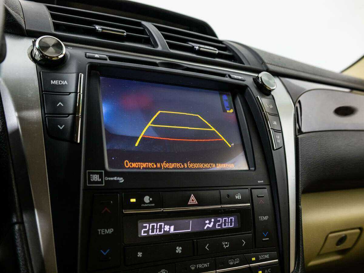 Б/У Тойота Камри 2015 года. Фото: #16