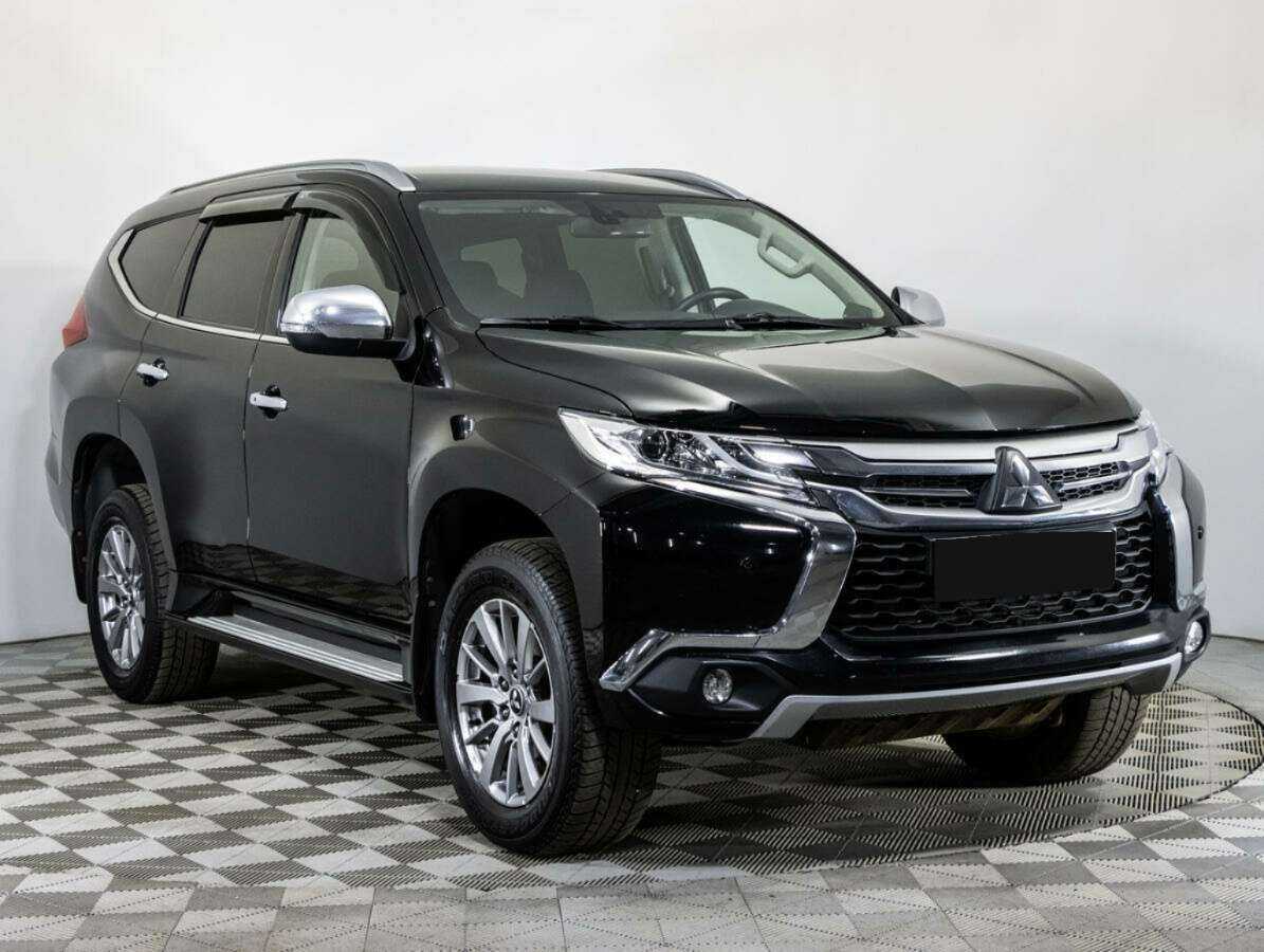 Mitsubishi Pajero Sport 2017 года с пробегом. Фото: #2