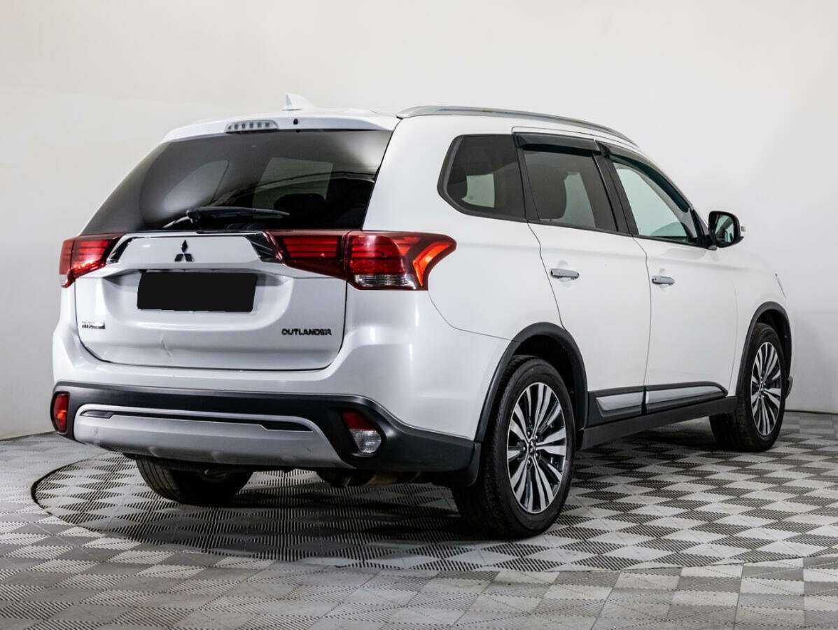 Mitsubishi Outlander 2018 года с пробегом. Фото: #3