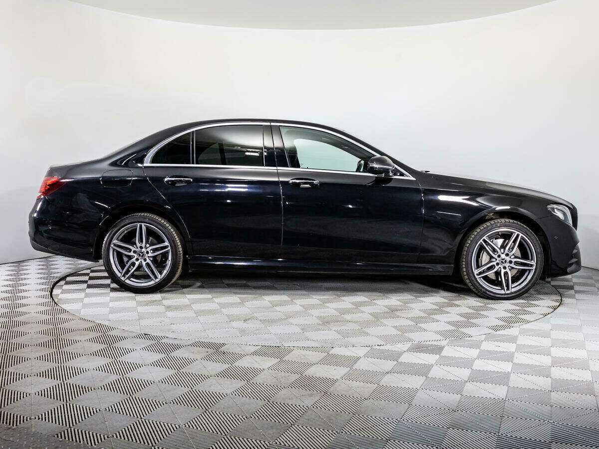 Mercedes-Benz E-Класс 2019 года с пробегом. Фото: #3