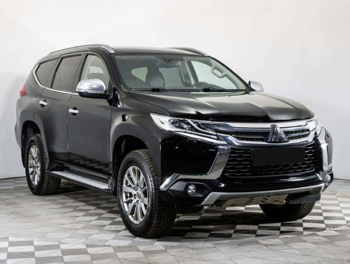 Mitsubishi Pajero Sport 2017 года с пробегом. Фото: #2