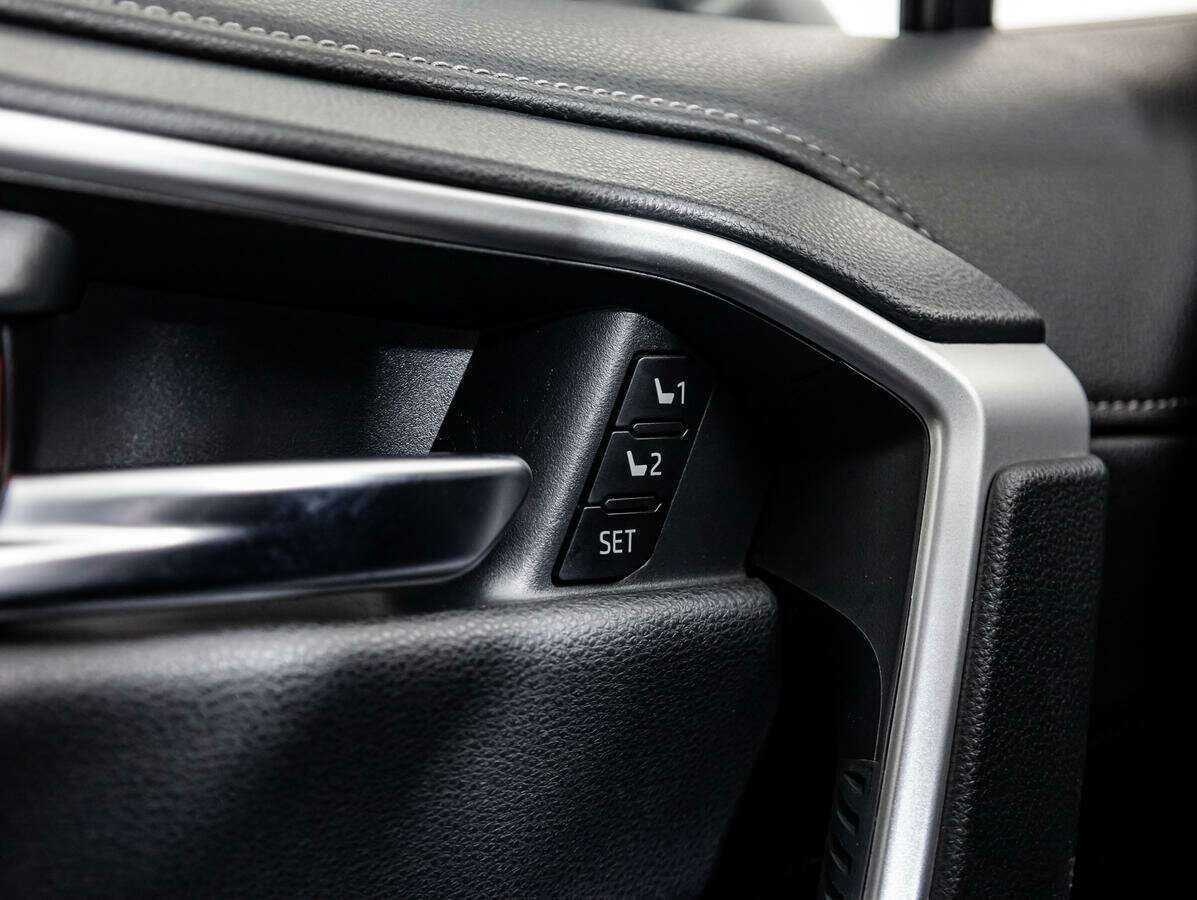 Toyota RAV4 2022 года с пробегом. Фото: #18