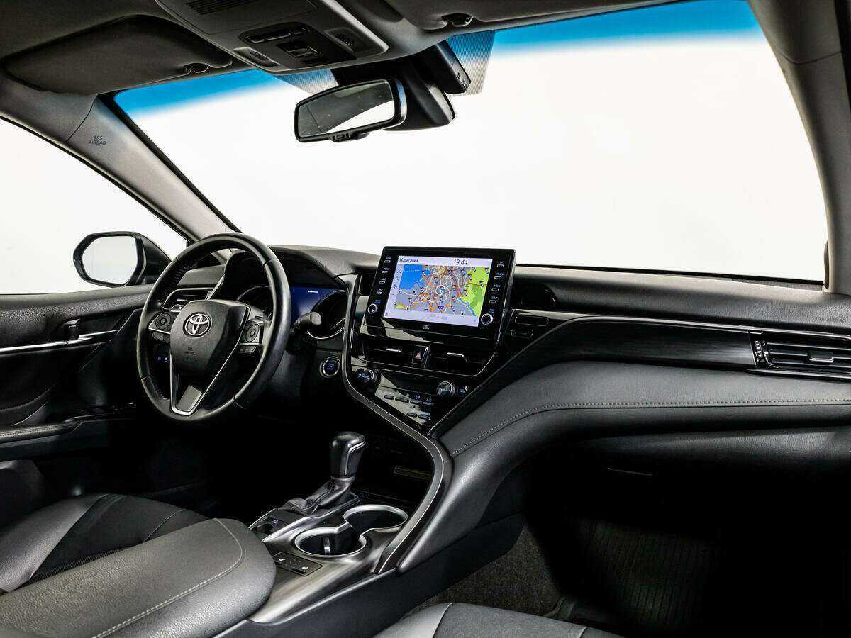 Toyota Camry 2021 года с пробегом. Фото: #6