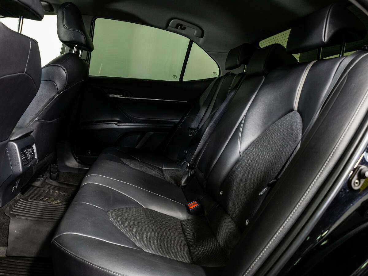 Toyota Camry 2021 года с пробегом. Фото: #7