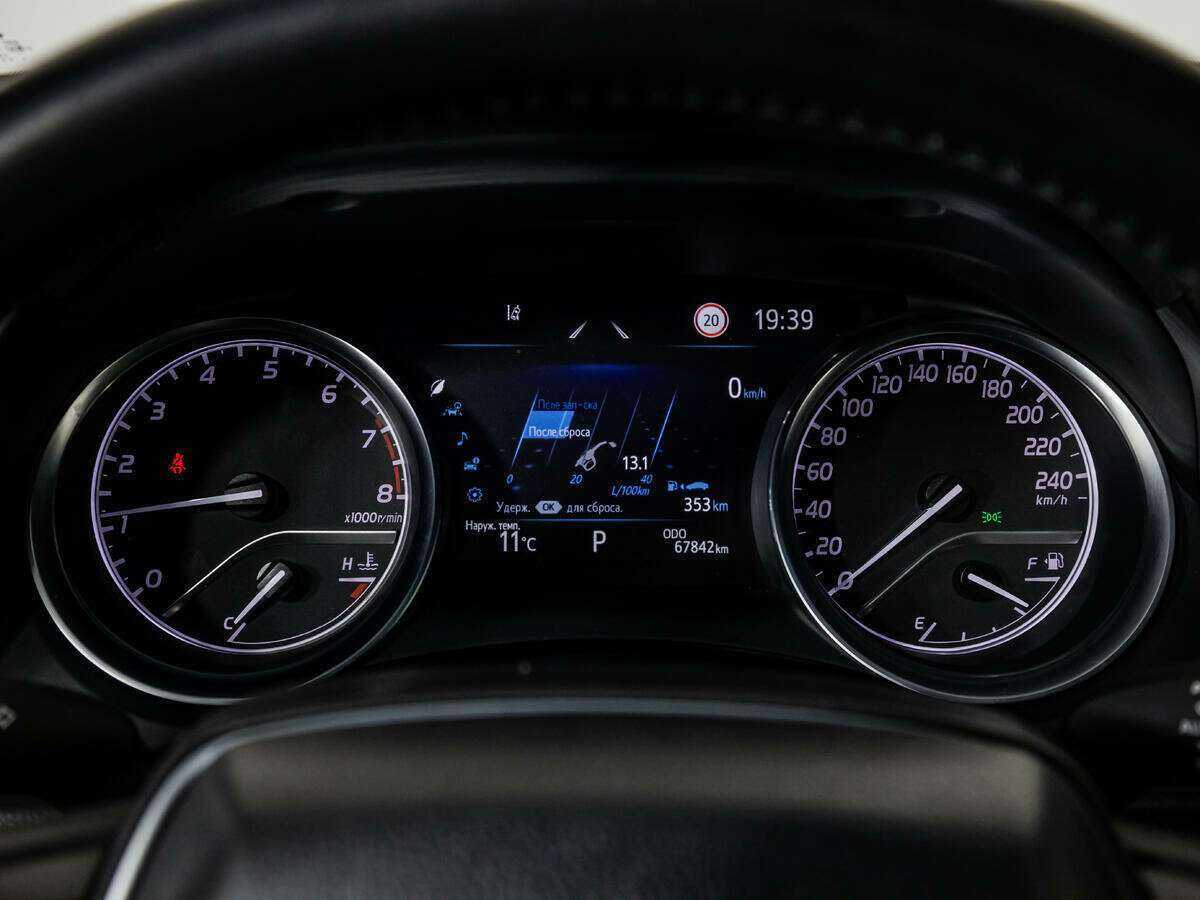 Toyota Camry 2021 года с пробегом. Фото: #9