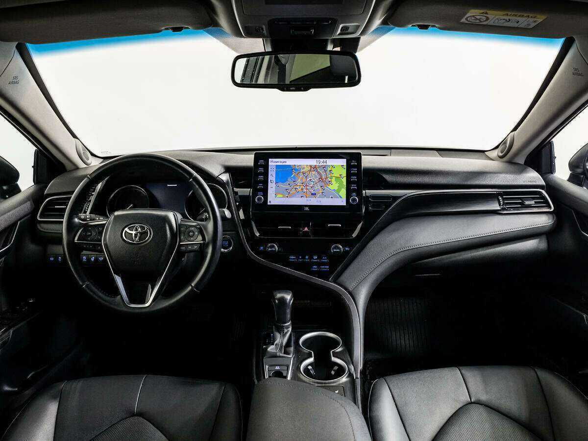 Toyota Camry 2021 года с пробегом. Фото: #10