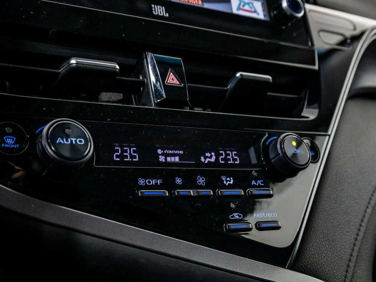 Toyota Camry 2021 года с пробегом. Фото: #12