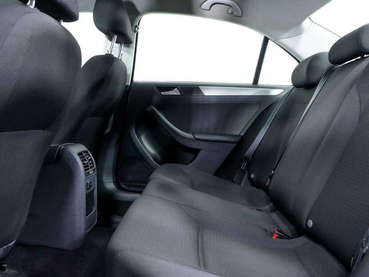 Б/У Фольксваген Джетта 2015 года. Фото: #10