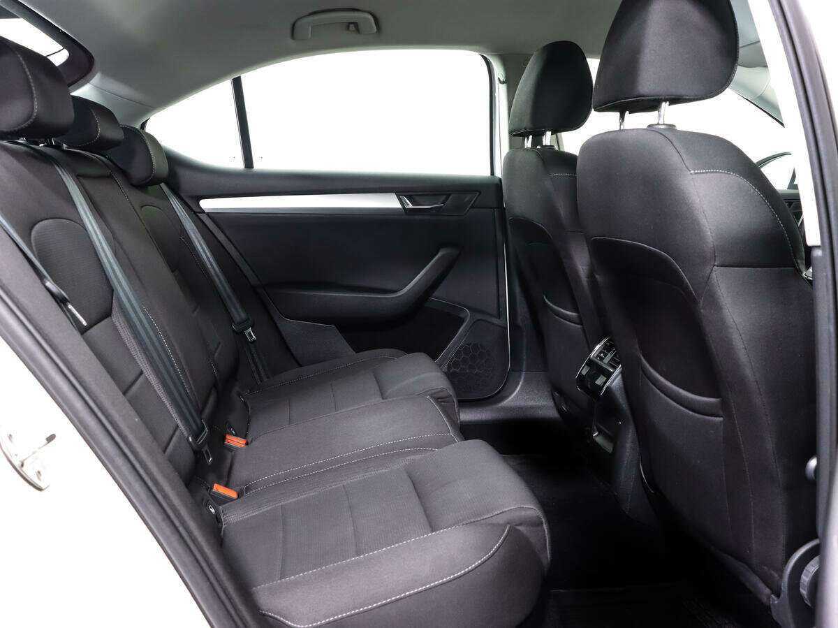 Б/У Шкода Суперб 2016 года. Фото: #13