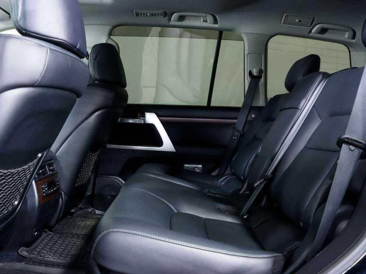 Toyota Land Cruiser 2017 года с пробегом. Фото: #6