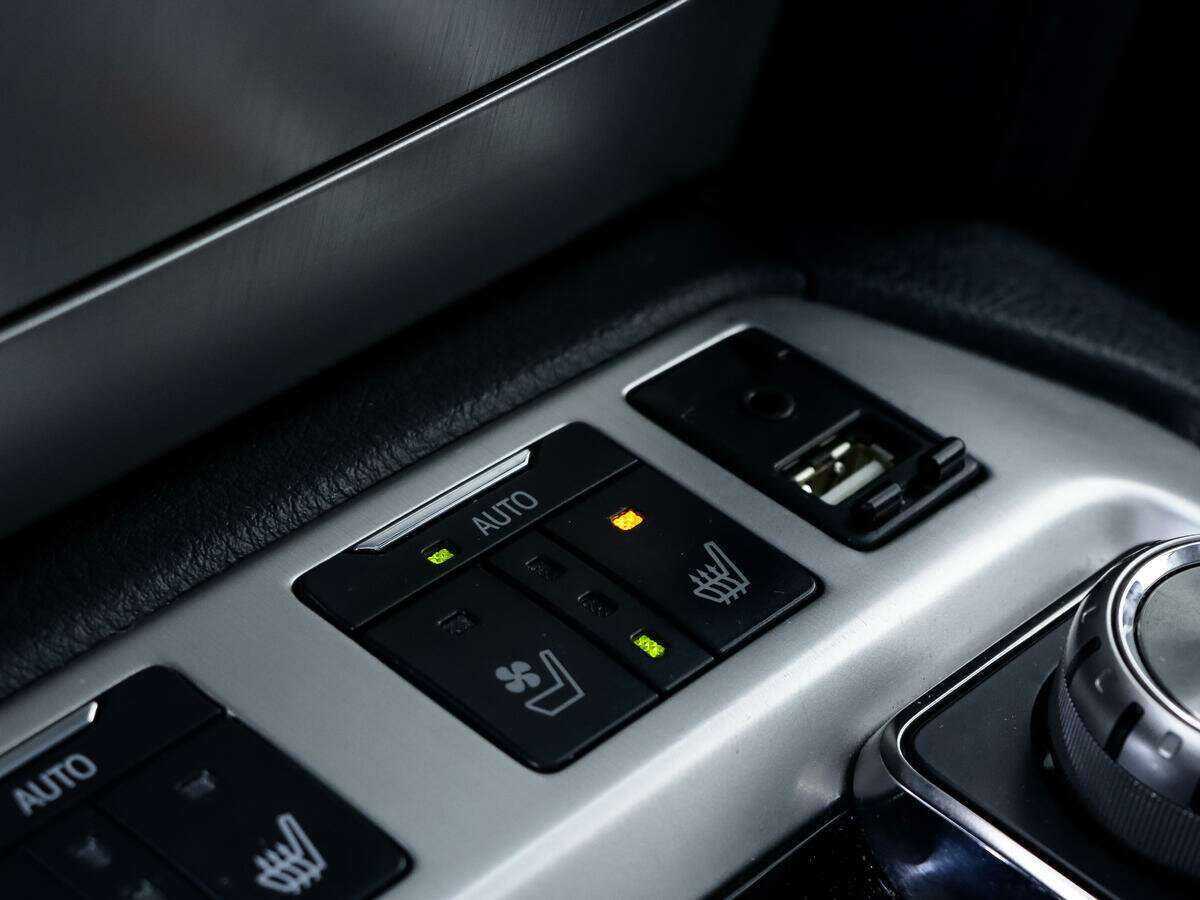 Toyota Land Cruiser 2017 года с пробегом. Фото: #11